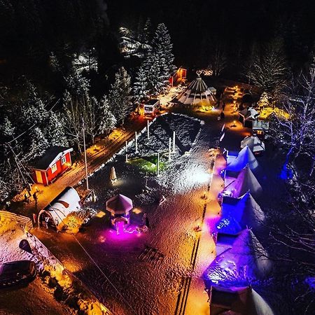 Отель Finska Wioska Kalevala Боровице Экстерьер фото
